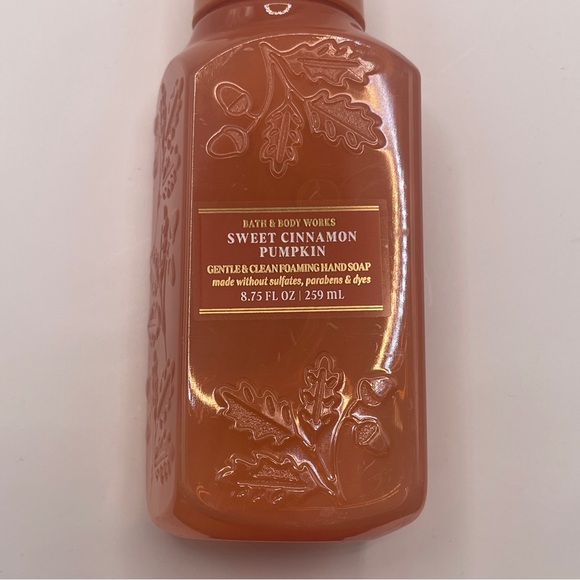 Bath & Body Works Sweet Cinnamon Pumpkin Hand Soap - Warm Orange Leaf Design - Picture 2 of 3